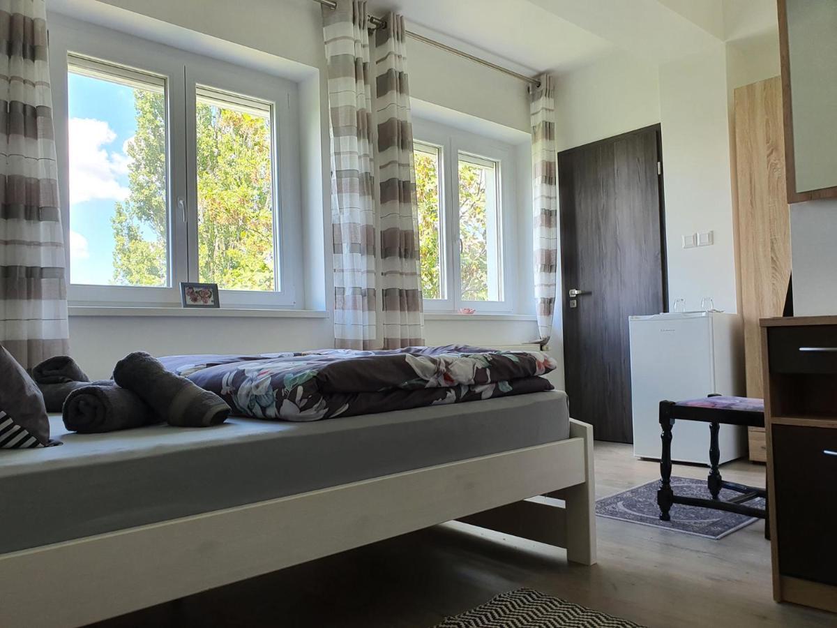 Komárom Monostor Panzio Bed & Breakfast エクステリア 写真